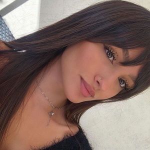 Meet your Posher, Ela